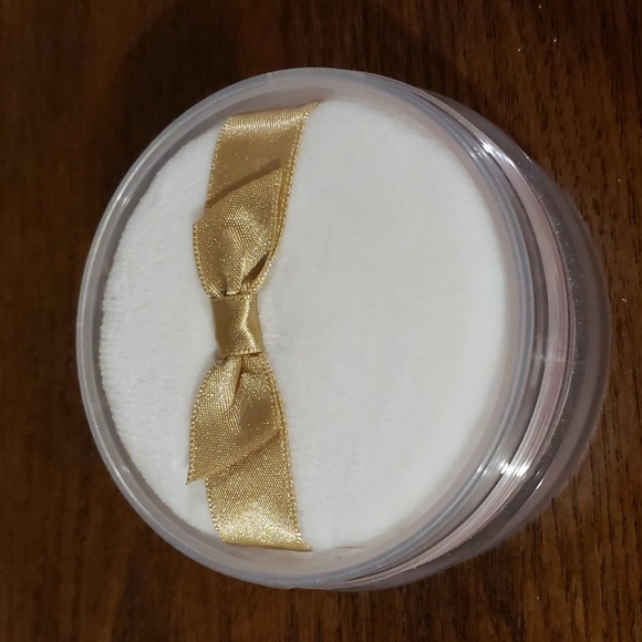 Beautiful Body Powder - Picture 3 of 5